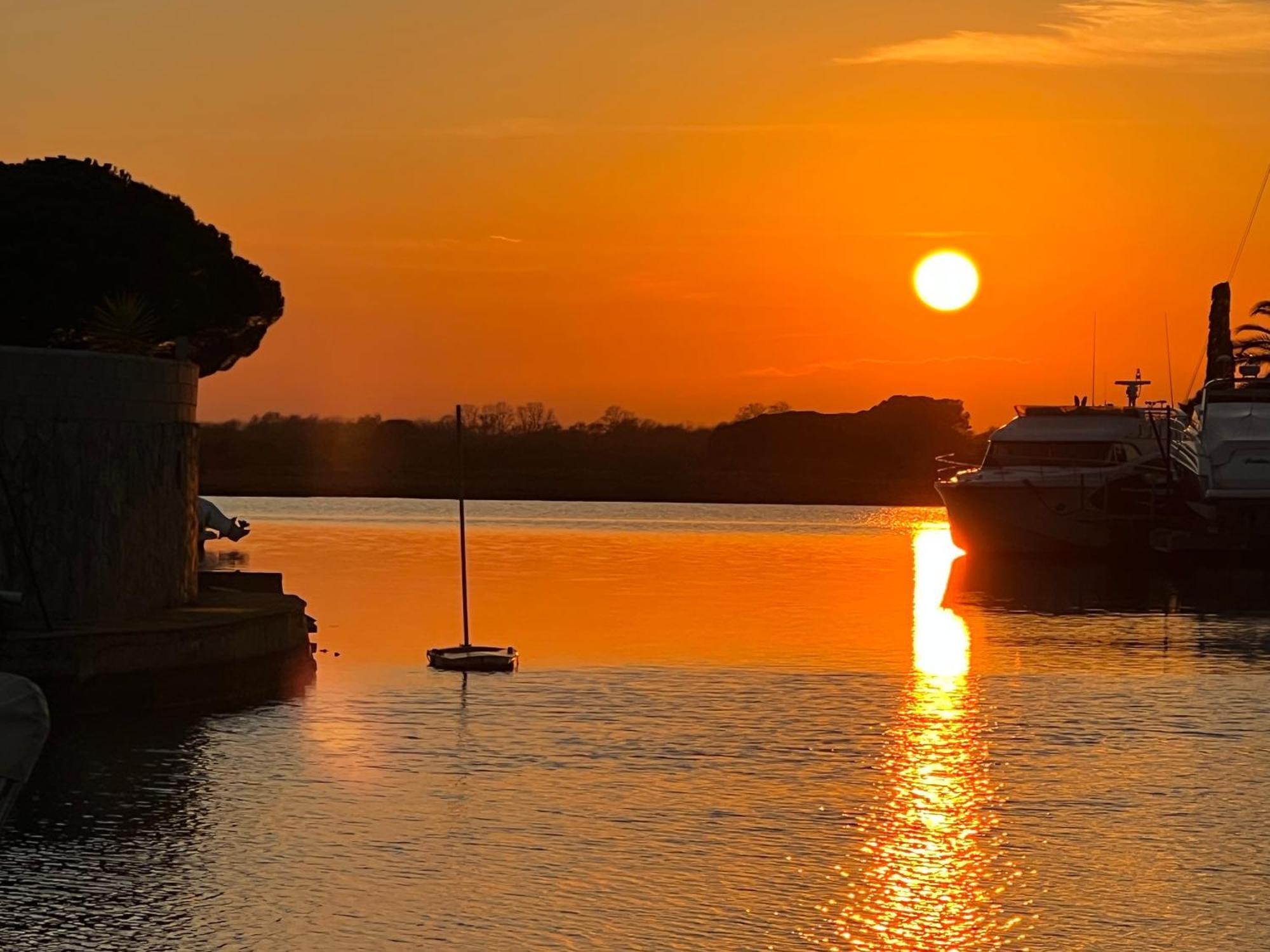 Blau Apartamento Frente A Los Canales Y Las Puestas De Sol De Roses Zewnętrze zdjęcie