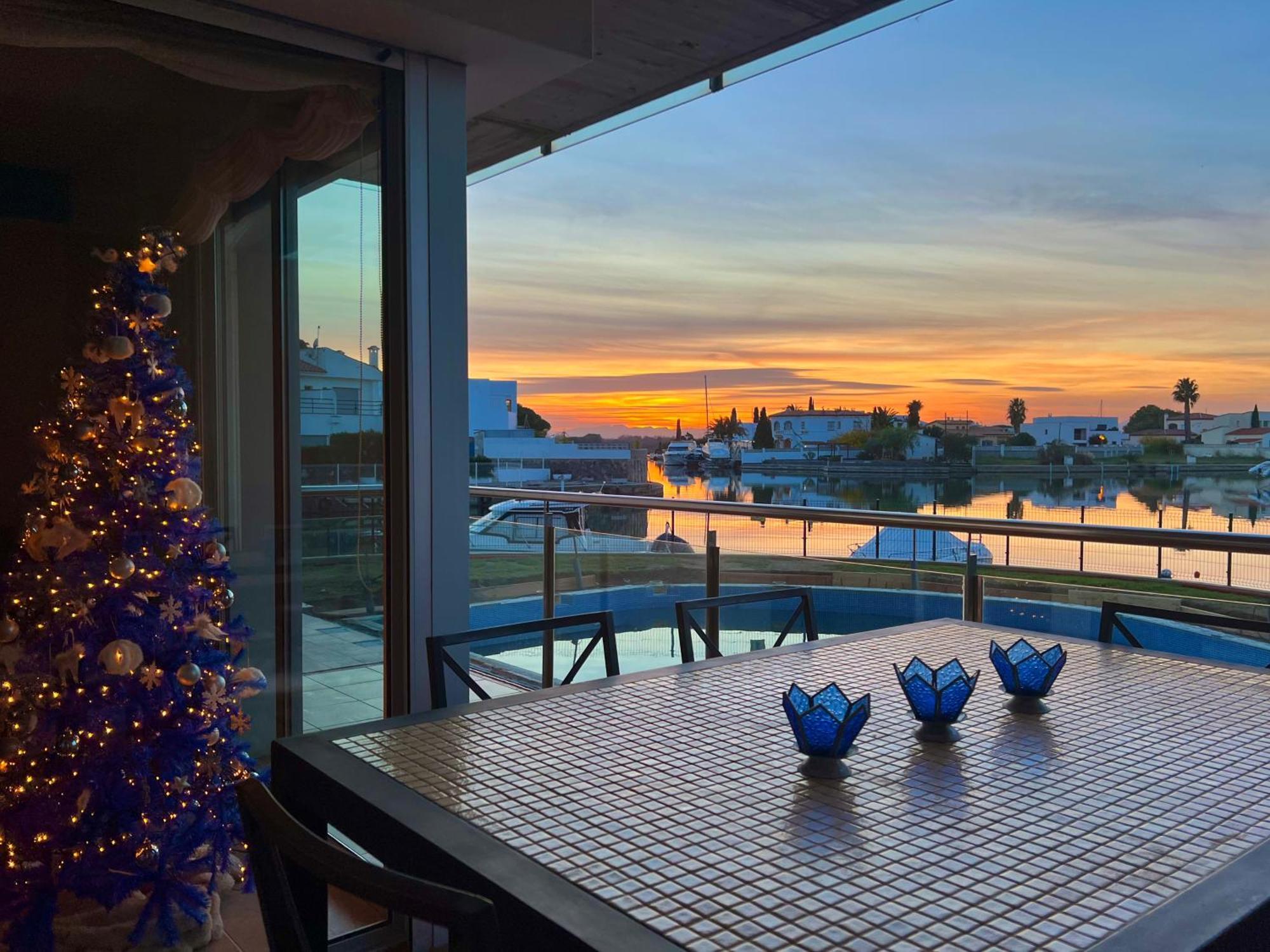 Blau Apartamento Frente A Los Canales Y Las Puestas De Sol De Roses Zewnętrze zdjęcie